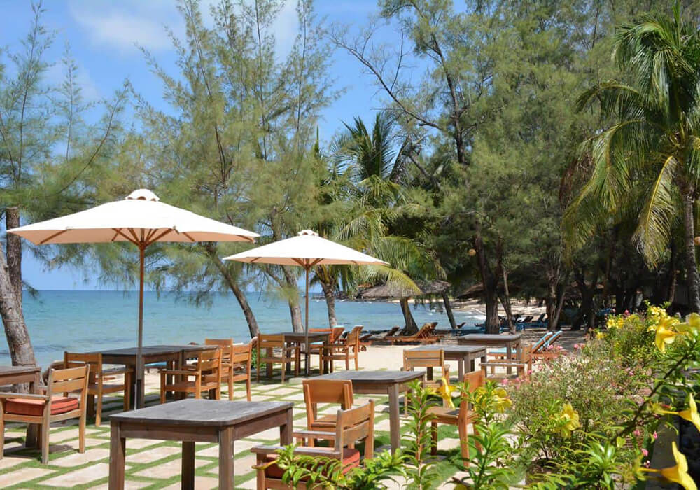 Ancarine Beach Resort nằm thu mình tại bãi biển Ông Lang Ancarine Beach Resort