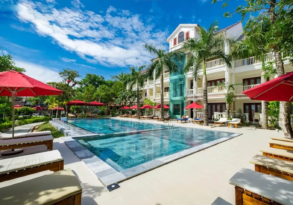 Chez Carole Phu Quoc Resort có vị thế rất đẹp khi có bãi biển riêng dọc theo Bãi Cửa Cạn.
