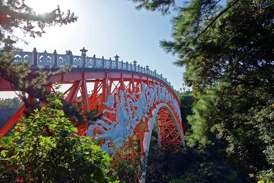 Cầu Seonimgyo nằm giữa thiên nhiên hùng vĩ